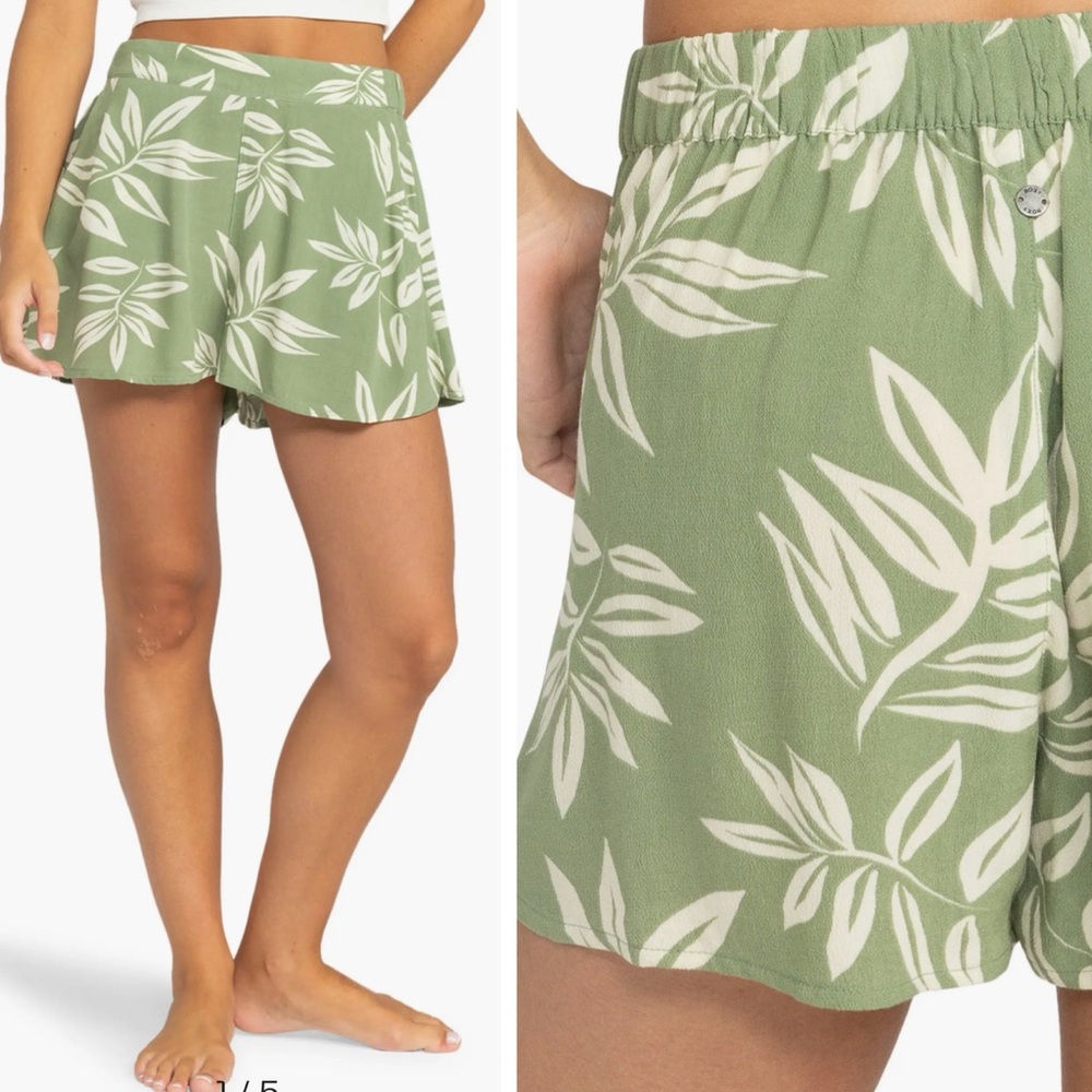 Roxy Midnight Avenue Shorts pull on green white palm print medium